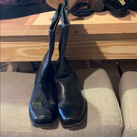 womens black frye boots